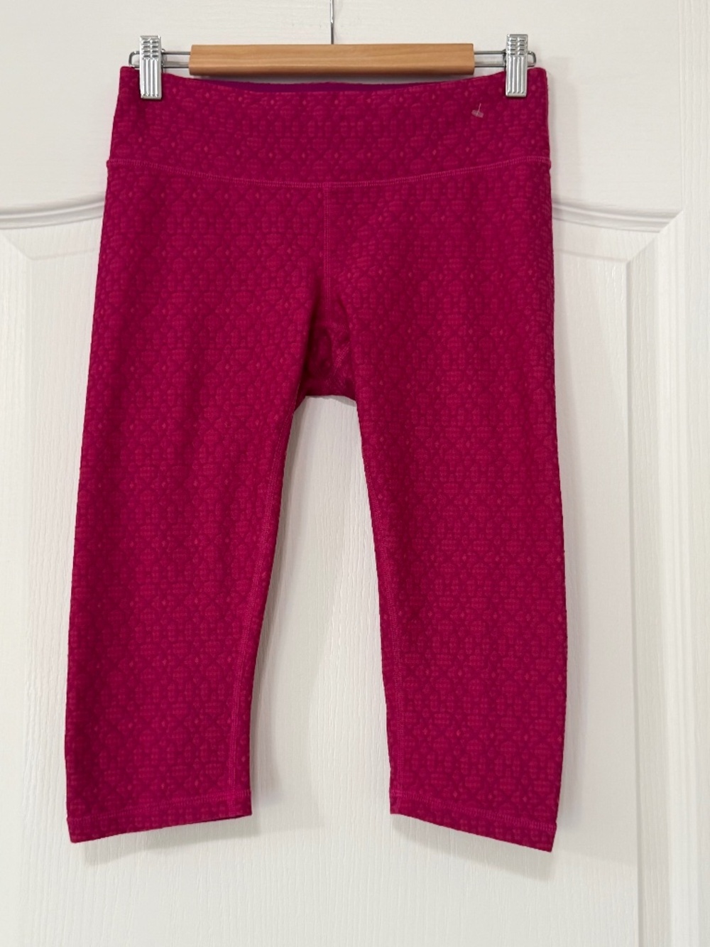 prAna Misty Knicker Capri Leggings - Magenta Geometric Jacquard - Small